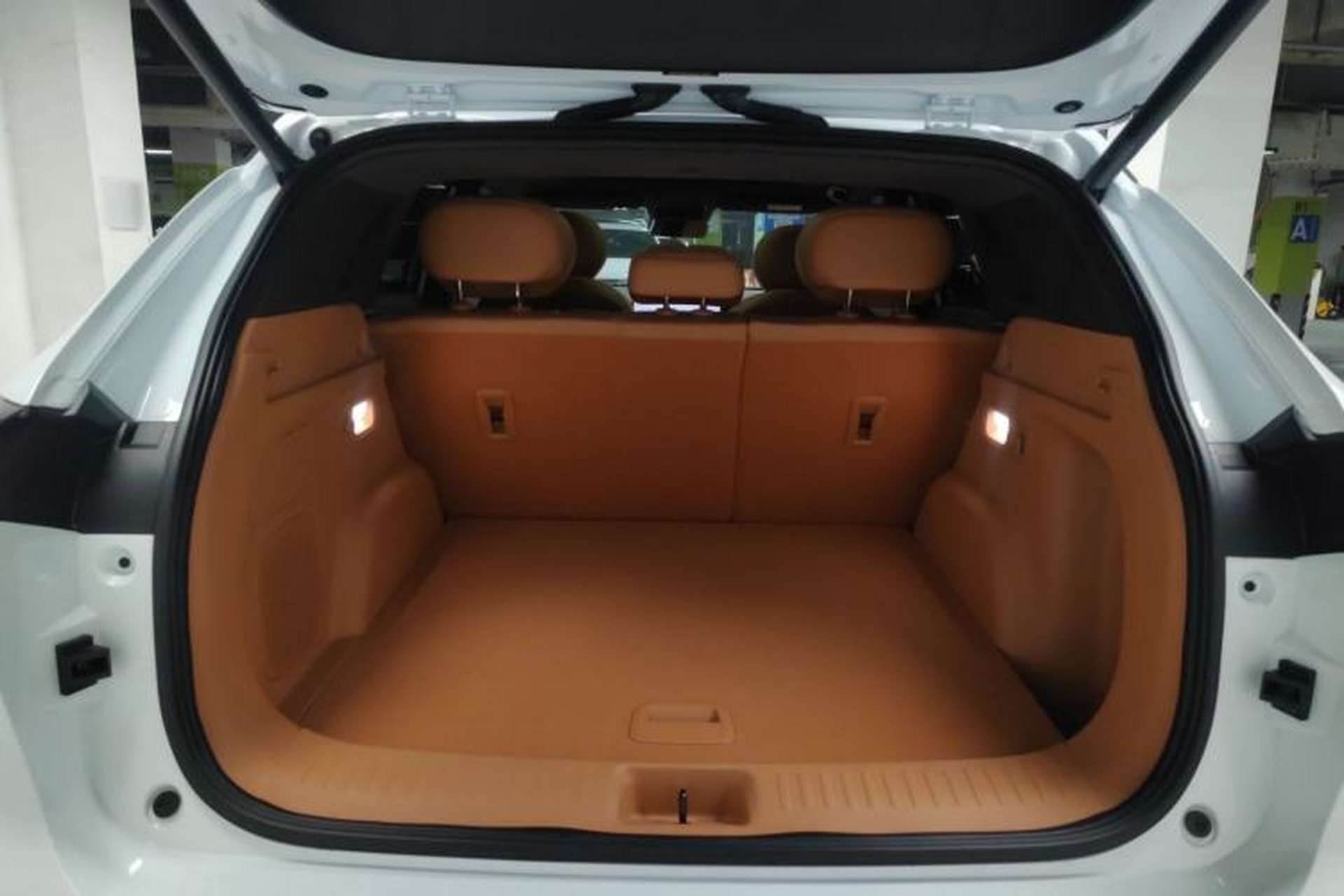 Used Dongfeng Aeolus L8 2025 Model 185KM Ideal Edition Trunk