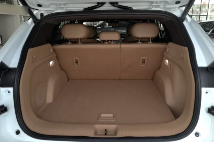 Used Dongfeng Aeolus L8 2025 Model 185KM Dream Edition Trunk
