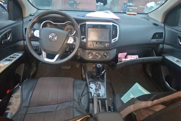 Used Dongfeng Aeolus AX3 2016 1.5L Automatic Shangkue Model Center Console