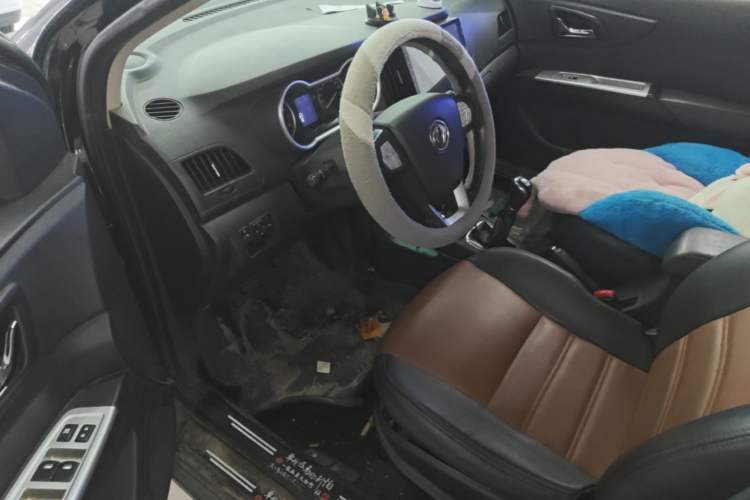 Used Dongfeng Aeolus AX3 2016 1.5L Manual Shangkue Model Driver Seat