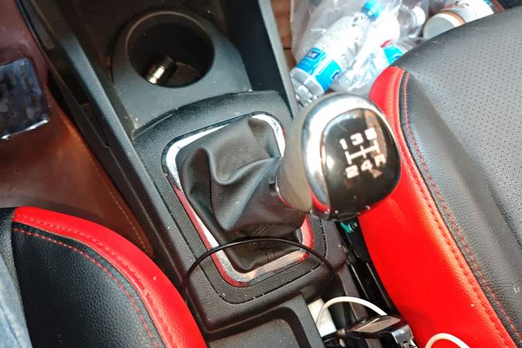 Used Dongfeng Aeolus AX3 2016 1.5L Manual Shangkue Model Gear Lever