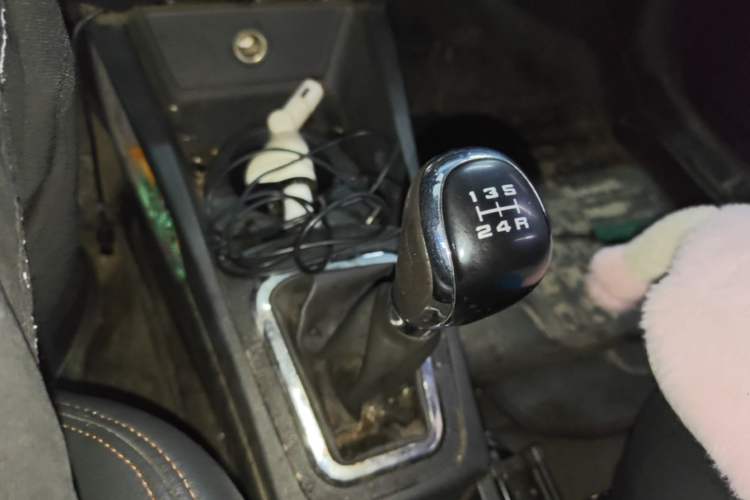 Used Dongfeng Aeolus AX3 2016 1.5L Manual Shangkue Model Gear Lever
