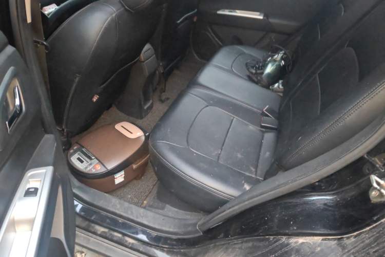 Used Dongfeng Aeolus AX3 2016 1.5L Automatic Shangkue Model Left Rear Seat