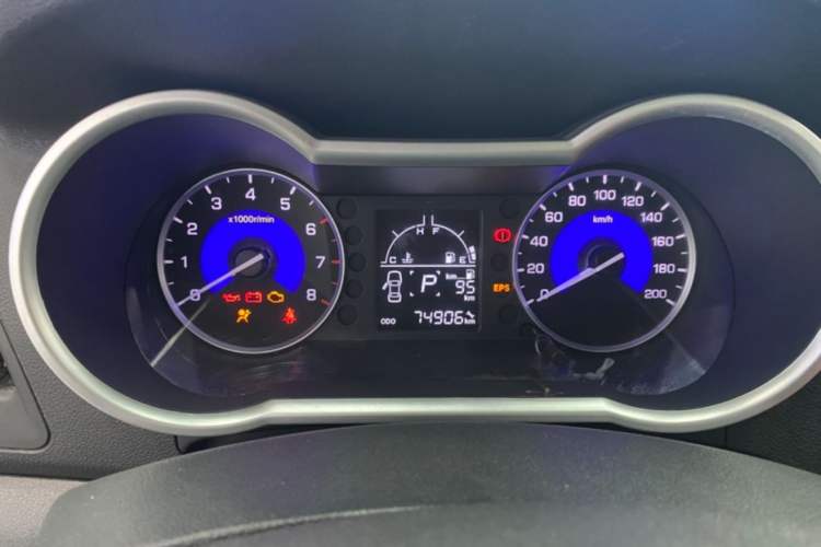 Used Dongfeng Aeolus AX3 2016 1.5L Automatic ZhiKu Model Odometer Close Up