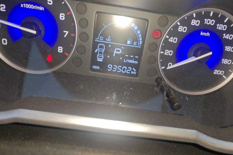 Used Dongfeng Aeolus AX3 2016 1.5L Automatic Shangkue Model Odometer Close Up