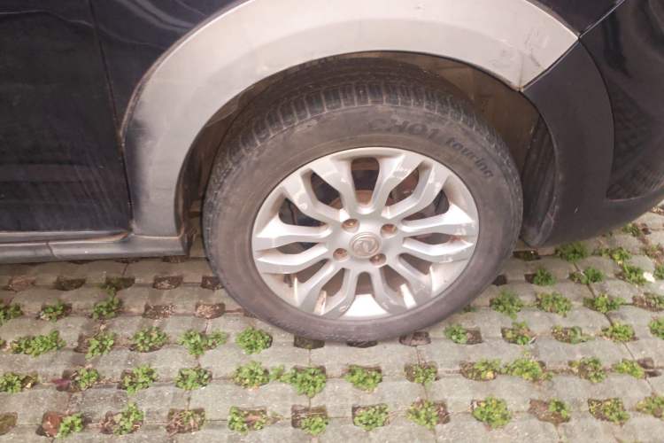 Used Dongfeng Aeolus AX3 2016 1.5L Automatic Shangkue Model Right Front Wheel Hub