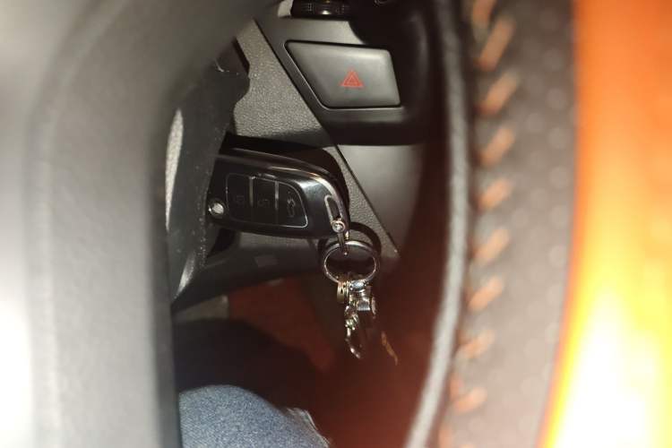 Used Dongfeng Aeolus AX3 2016 1.5L Automatic Zunku Model Vehicle Key