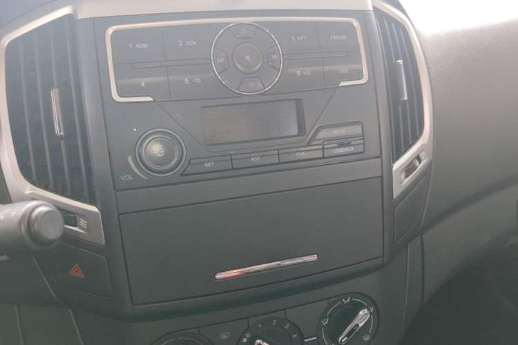 Used Dongfeng Aeolus AX3 2016 1.5L Manual Shangkue Model Audio And AC Panel