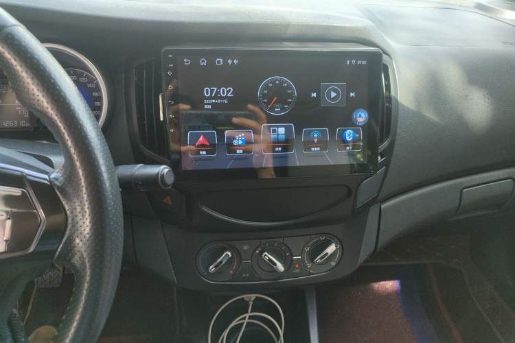 Used Dongfeng Aeolus AX3 2016 1.4T Manual ZhiKu Model Audio And AC Panel
