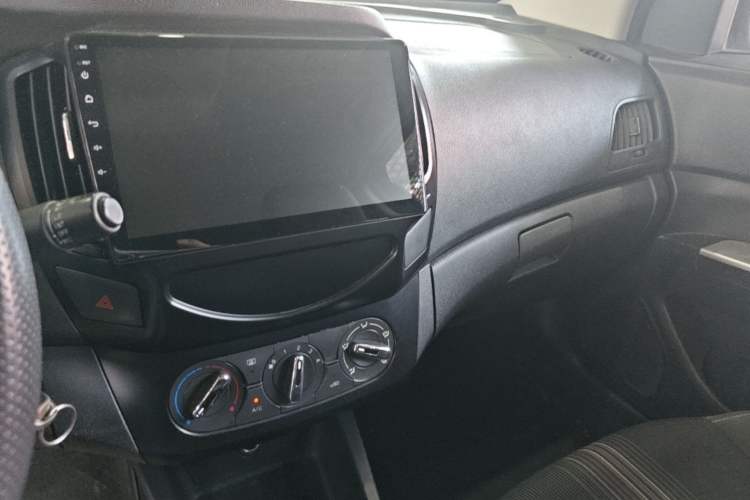 Used Dongfeng Aeolus AX3 2016 1.5L Manual Shangkue Model Center Console
