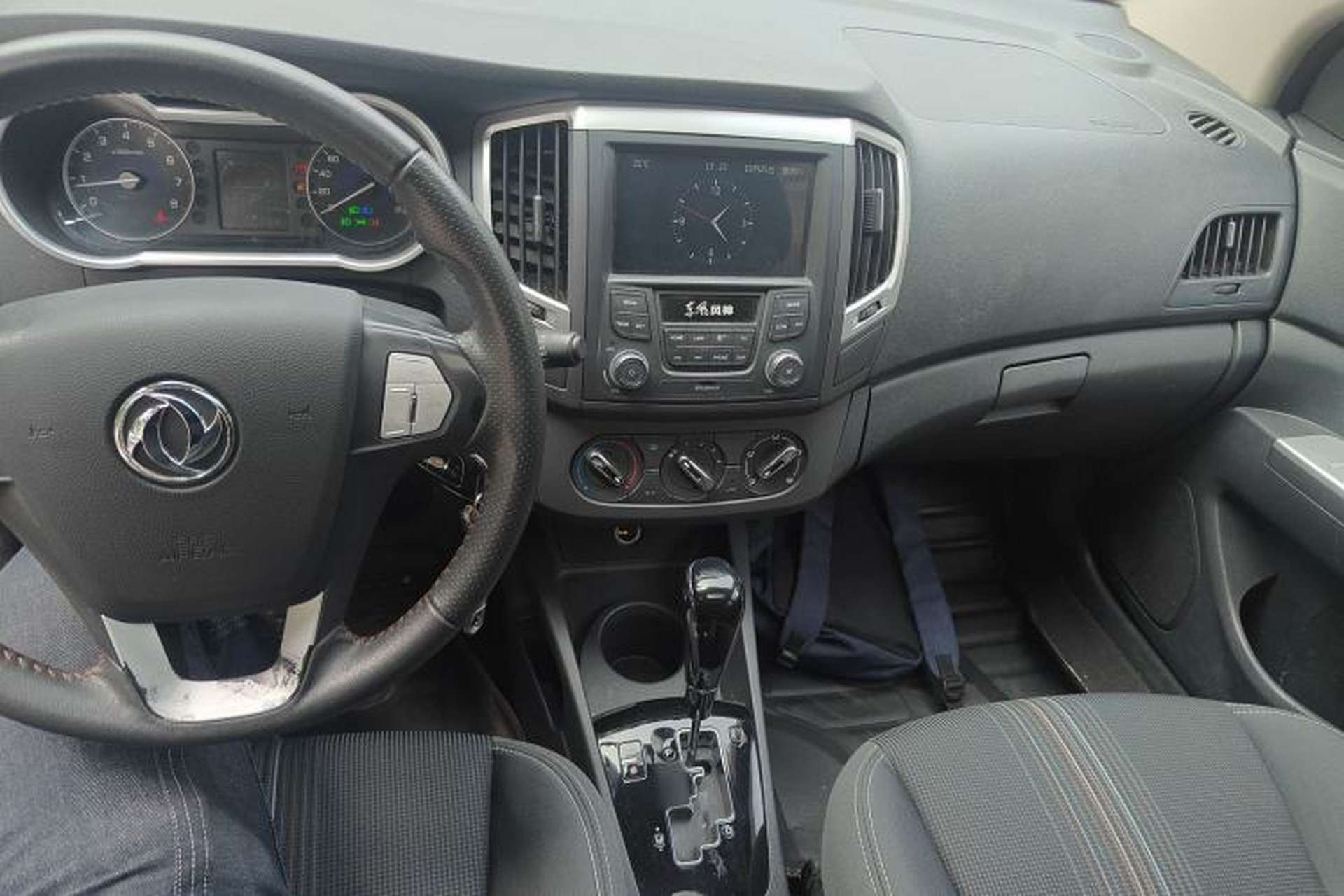 Used Dongfeng Aeolus AX3 2016 1.5L Automatic ZhiKu Model Center Console