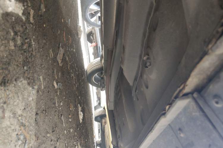 Used Dongfeng Aeolus AX3 2016 1.5L Manual ZhiKu Model Chassis Front Left