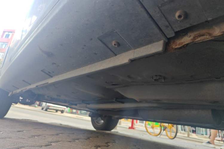 Used Dongfeng Aeolus AX3 2016 1.5L Manual Shangkue Model Chassis Front Right