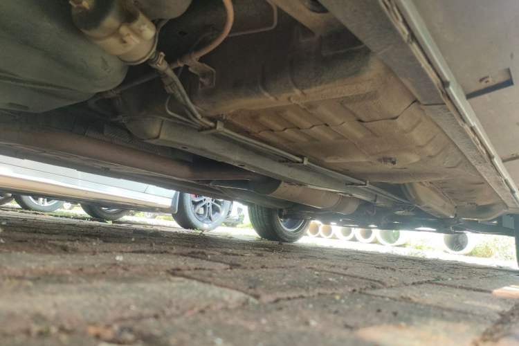 Used Dongfeng Aeolus AX3 2016 1.4T Manual ZhiKu Model Chassis Front Right