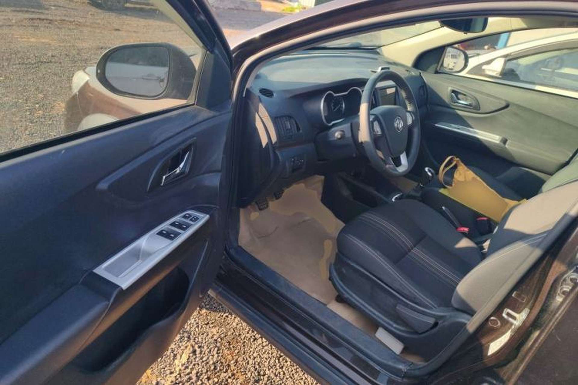 Used Dongfeng Aeolus AX3 2016 1.5L Manual ZhiKu Model Driver Seat
