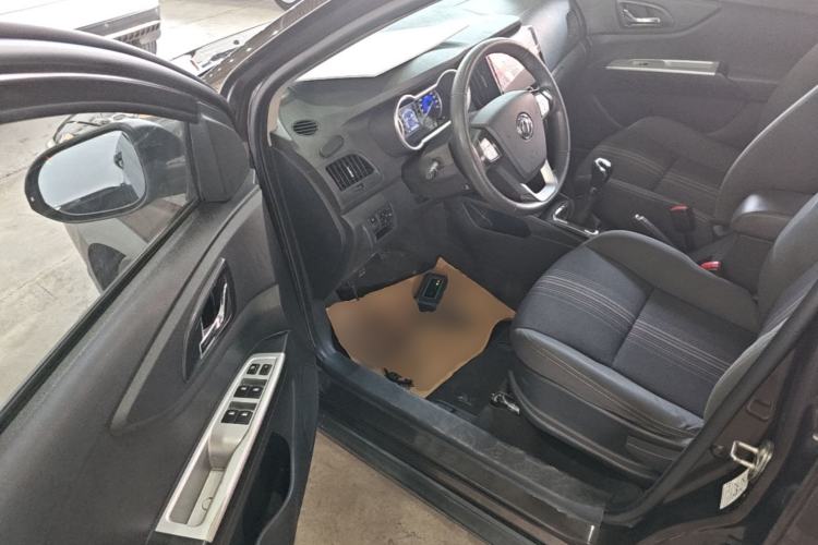 Used Dongfeng Aeolus AX3 2016 1.5L Manual Shangkue Model Driver Seat