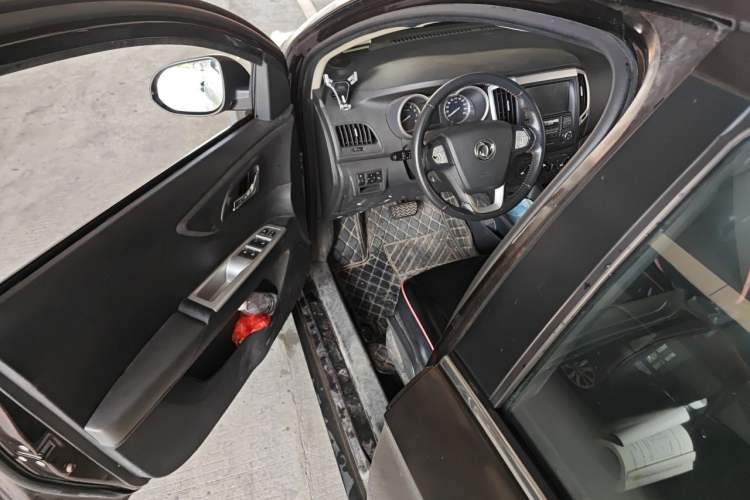 Used Dongfeng Aeolus AX3 2016 1.5L Automatic Zunku Model Driver Seat