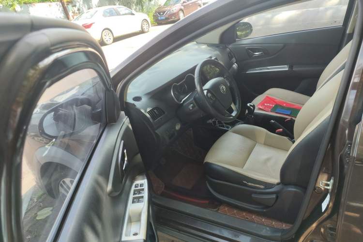 Used Dongfeng Aeolus AX3 2016 1.4T Manual ZhiKu Model Driver Seat