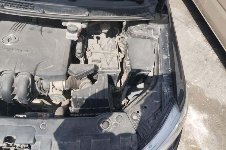 Used Dongfeng Aeolus AX3 2016 1.5L Manual ZhiKu Model Engine Bay Left