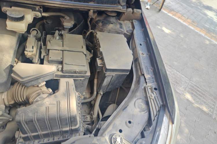 Used Dongfeng Aeolus AX3 2016 1.5L Manual Shangkue Model Engine Bay Left