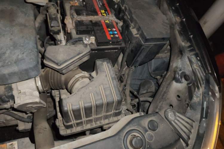 Used Dongfeng Aeolus AX3 2016 1.5L Manual ZhiKu Model Engine Bay Left