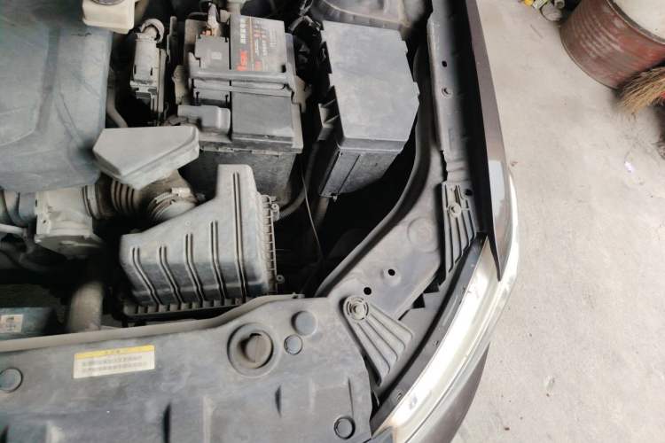 Used Dongfeng Aeolus AX3 2016 1.5L Automatic Shangkue Model Engine Bay Left