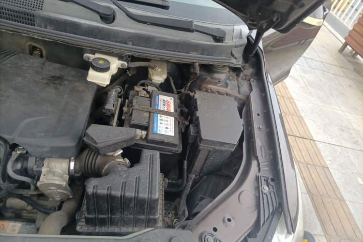 Used Dongfeng Aeolus AX3 2016 1.5L Manual Shangkue Model Engine Bay Left