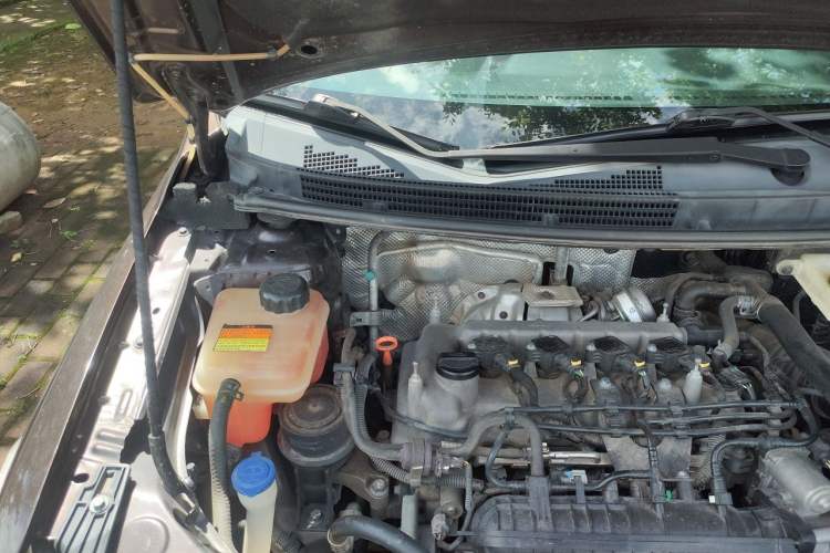 Used Dongfeng Aeolus AX3 2016 1.4T Manual ZhiKu Model Engine Bay Right