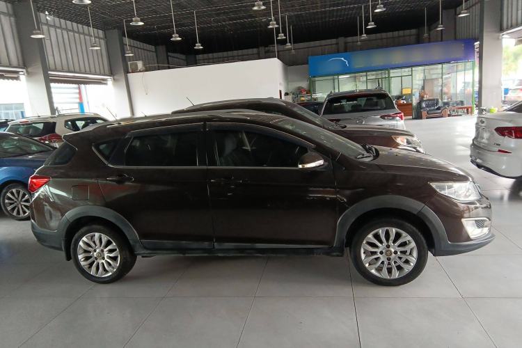 Used Dongfeng Aeolus AX3 2016 1.5L Manual ZhiKu Model Exterior 2