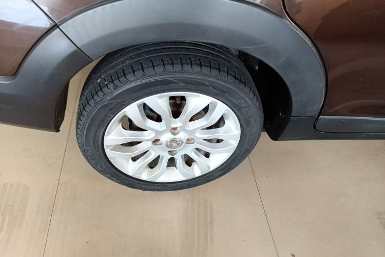 Used Dongfeng Aeolus AX3 2016 1.5L Automatic Shangkue Model Exterior 5