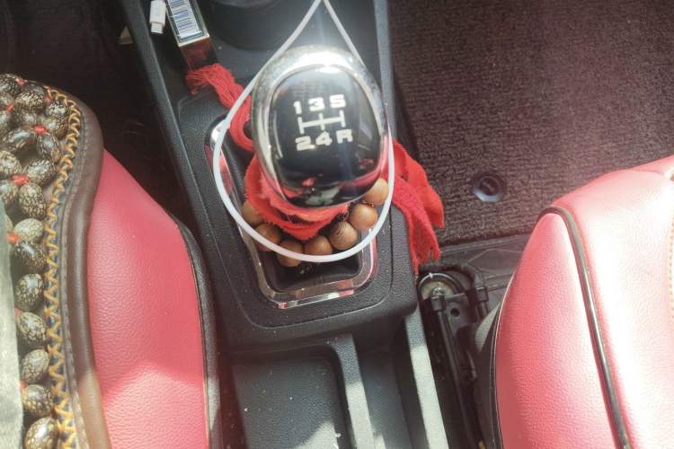 Used Dongfeng Aeolus AX3 2016 1.5L Manual ZhiKu Model Gear Lever