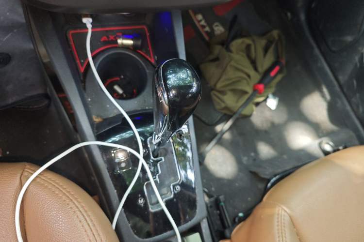 Used Dongfeng Aeolus AX3 2016 1.5L Automatic Zunku Model Gear Lever