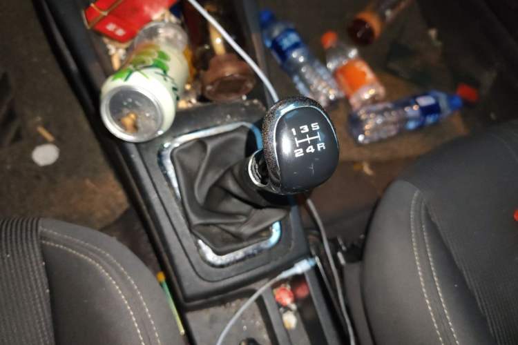 Used Dongfeng Aeolus AX3 2016 1.5L Manual ZhiKu Model Gear Lever