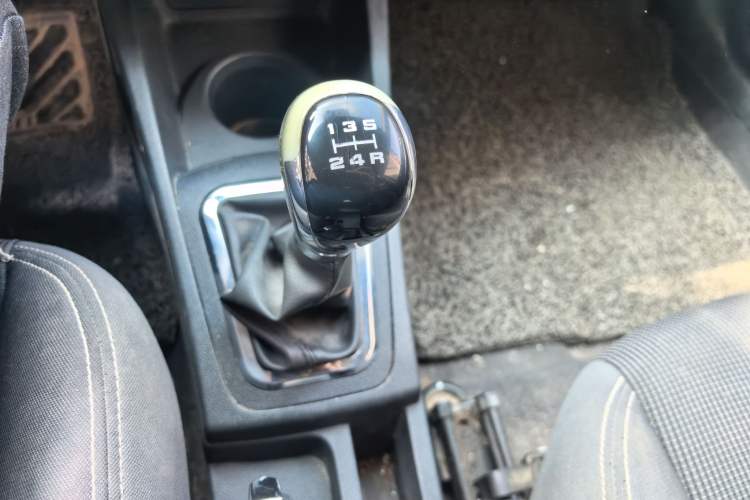 Used Dongfeng Aeolus AX3 2016 1.5L Manual ZhiKu Model Gear Lever