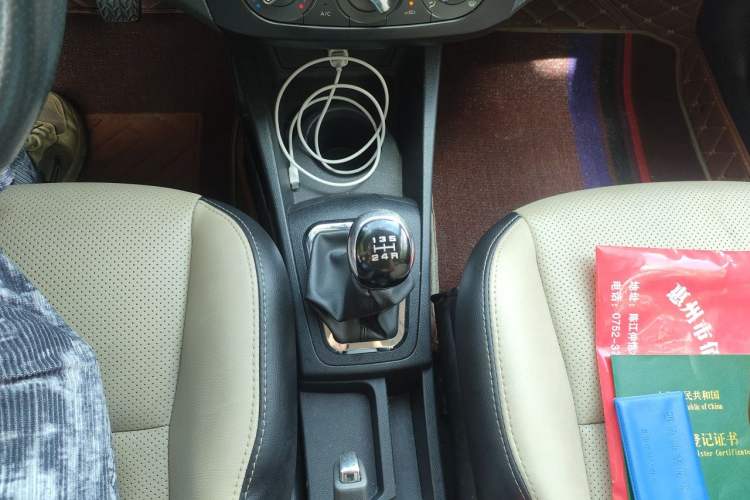 Used Dongfeng Aeolus AX3 2016 1.4T Manual ZhiKu Model Gear Lever