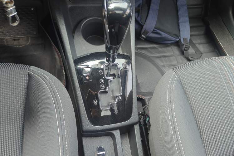 Used Dongfeng Aeolus AX3 2016 1.5L Automatic ZhiKu Model Gear Lever