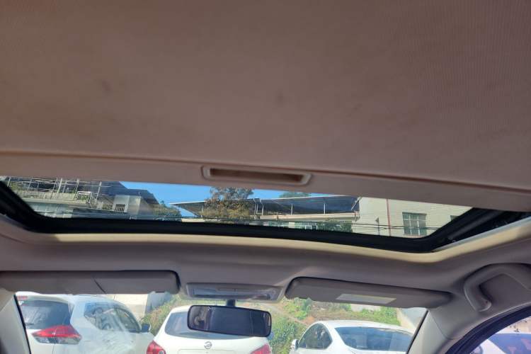 Used Dongfeng Aeolus AX3 2016 1.5L Manual ZhiKu Model Headliner