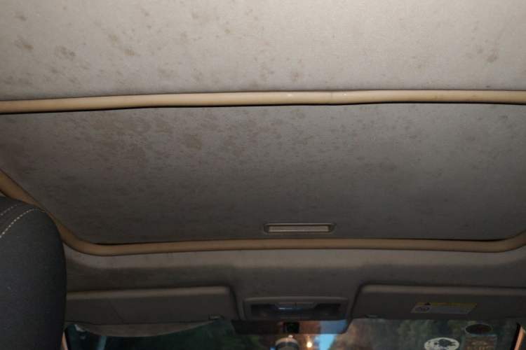 Used Dongfeng Aeolus AX3 2016 1.5L Manual ZhiKu Model Headliner