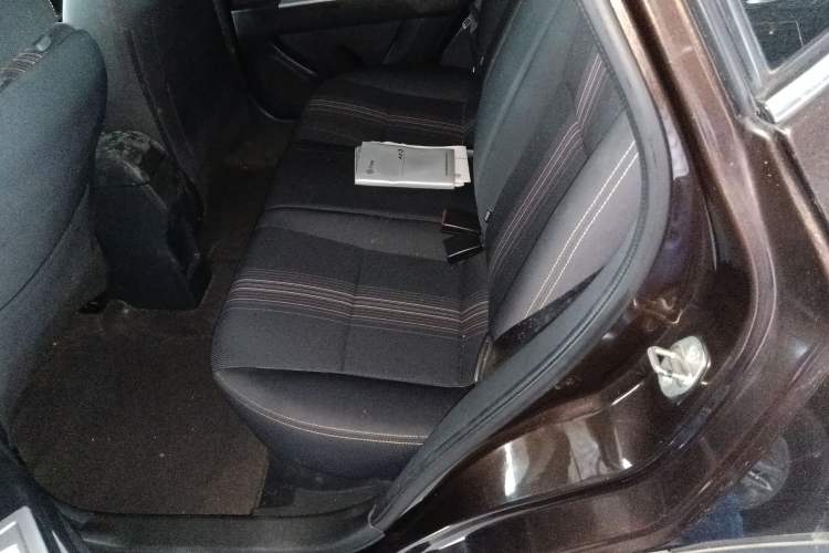 Used Dongfeng Aeolus AX3 2016 1.5L Manual ZhiKu Model Interior 1
