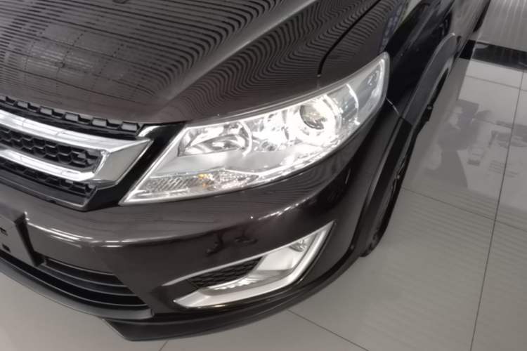Used Dongfeng Aeolus AX3 2016 1.5L Automatic ZhiKu Model Left Front Headlight