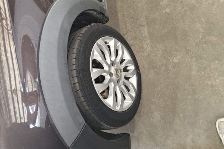 Used Dongfeng Aeolus AX3 2016 1.5L Manual Shangkue Model Left Front Wheel Hub