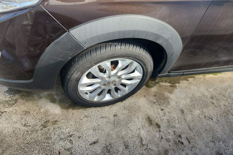 Used Dongfeng Aeolus AX3 2016 1.5L Manual ZhiKu Model Left Front Wheel Hub