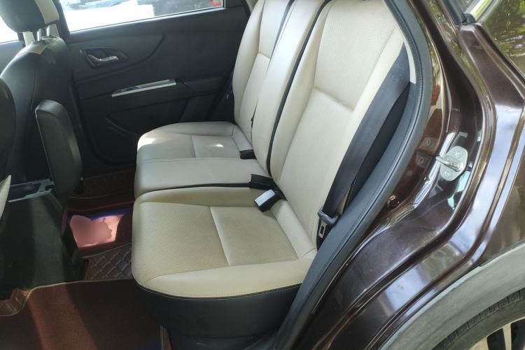 Used Dongfeng Aeolus AX3 2016 1.4T Manual ZhiKu Model Left Rear Seat