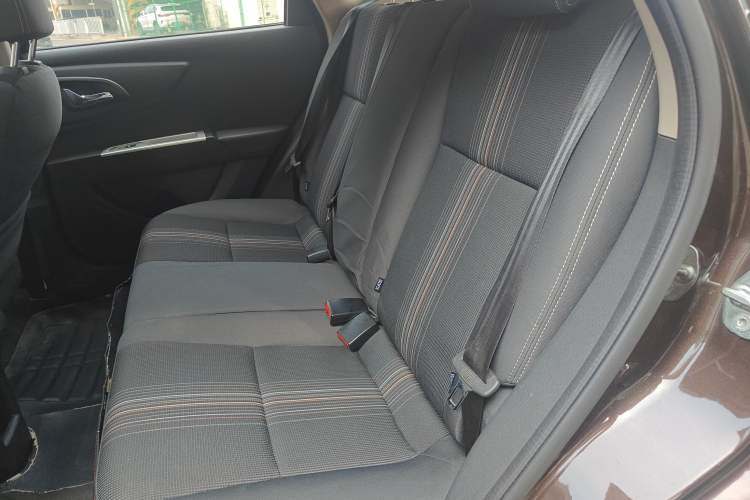 Used Dongfeng Aeolus AX3 2016 1.5L Automatic ZhiKu Model Left Rear Seat