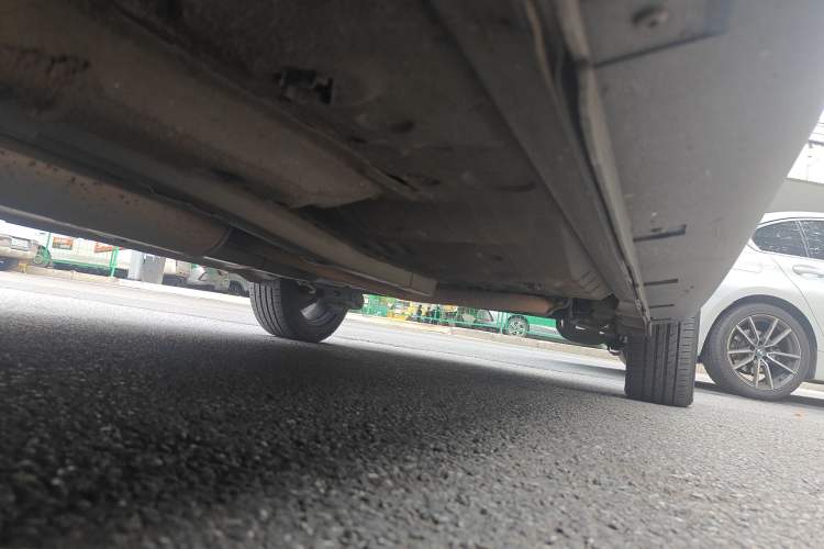 Used Dongfeng Aeolus AX3 2016 1.5L Automatic ZhiKu Model Left Side Sill