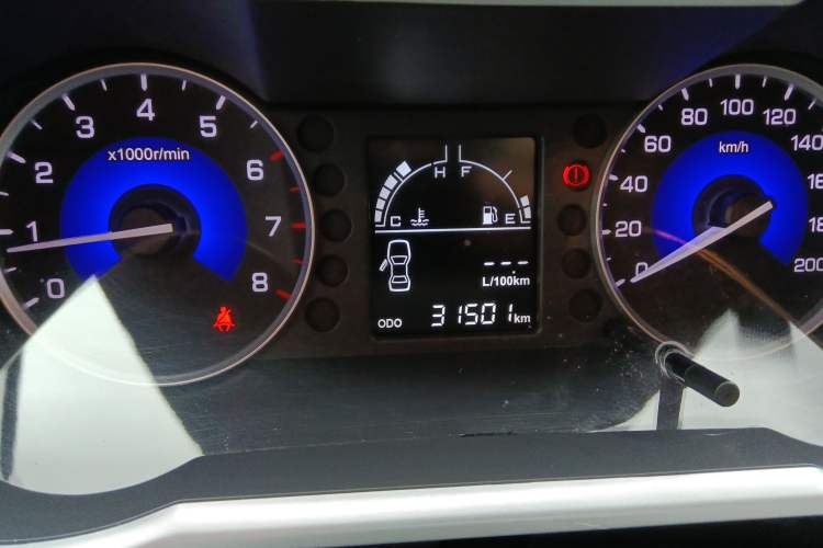 Used Dongfeng Aeolus AX3 2016 1.5L Manual Shangkue Model Odometer Close Up