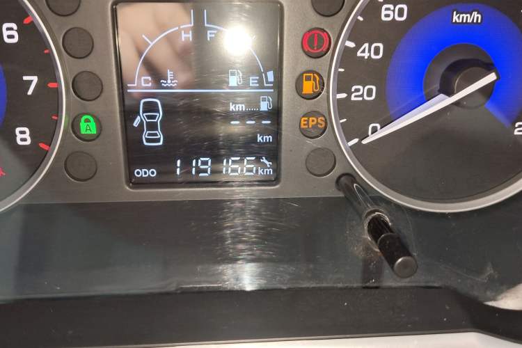 Used Dongfeng Aeolus AX3 2016 1.5L Manual ZhiKu Model Odometer Close Up