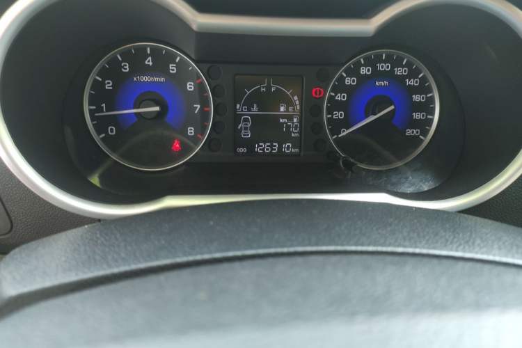 Used Dongfeng Aeolus AX3 2016 1.4T Manual ZhiKu Model Odometer Close Up