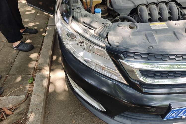 Used Dongfeng Aeolus AX3 2016 1.5L Automatic Zunku Model Right Front Headlight