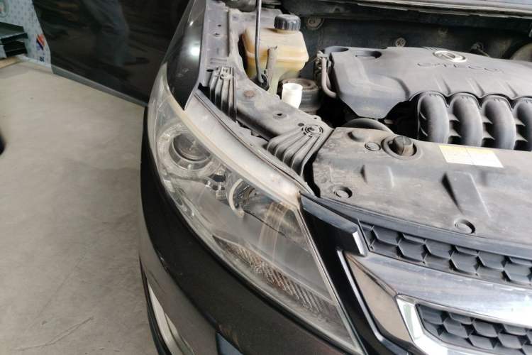 Used Dongfeng Aeolus AX3 2016 1.5L Automatic Shangkue Model Right Front Headlight